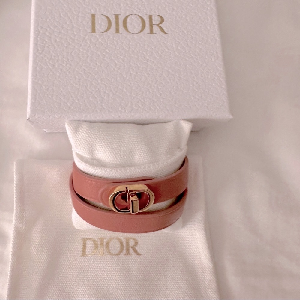 NIB CHRISTIAN DIOR Double Wrap Leather Bracelet. Rose Pink + CD Gold Turnlock. - Picture 2 of 6